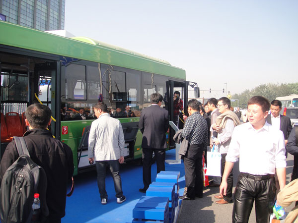 尊龙凯时人生就是博:从现在开始 从宇通看中国新能源客车实力