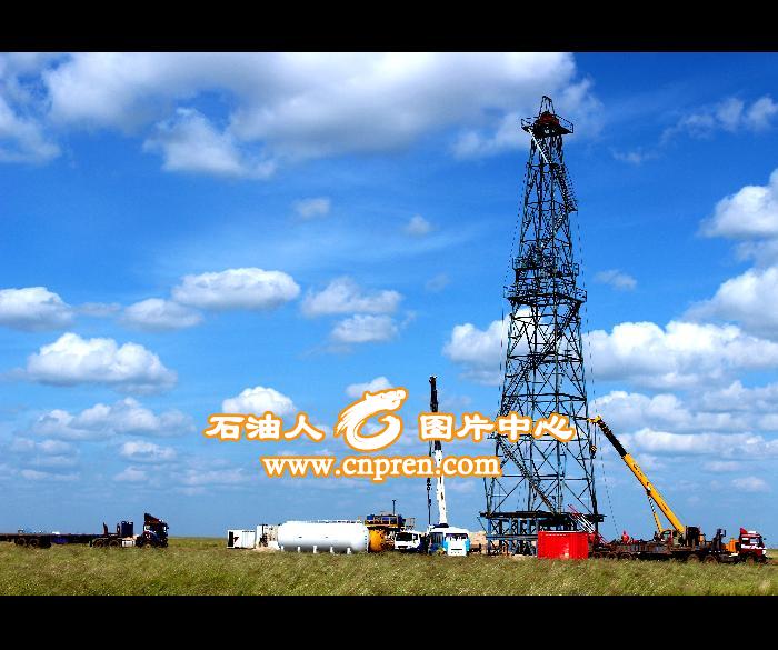 尊龙凯时人生就是博:
吉林油田公司与中国石油勘探开发研究院举行战略合作框架协议签
